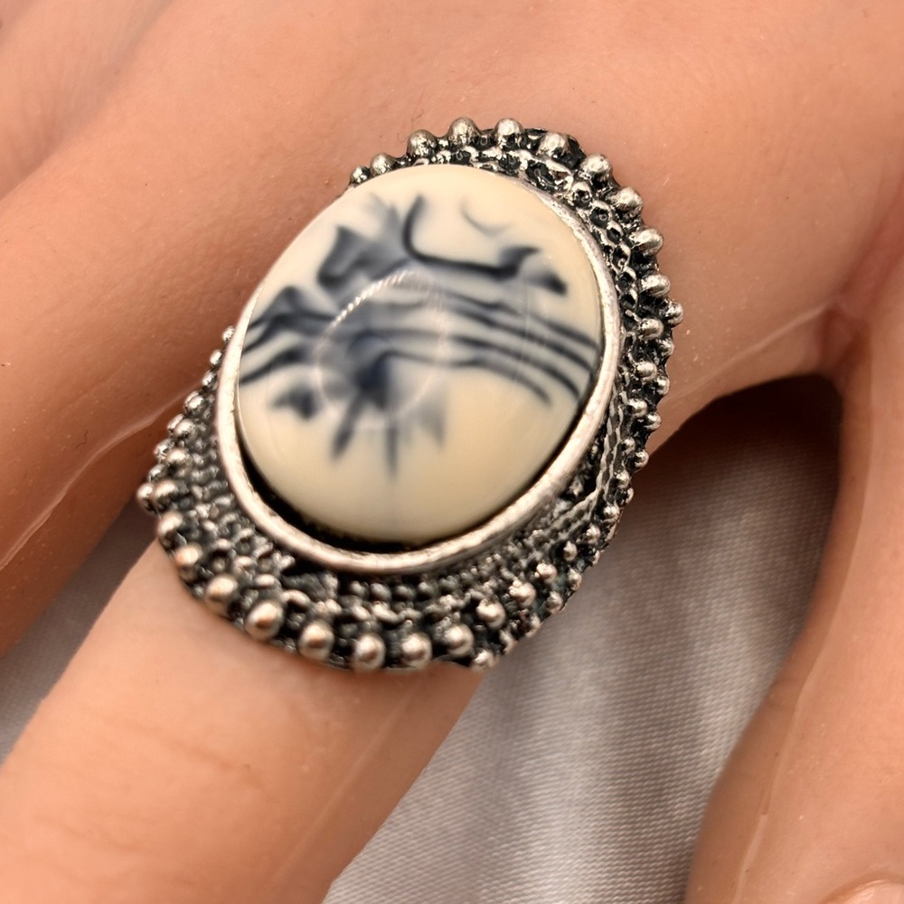 Silver-Tone Dendritic Agate Statement Ring - Picture 3 of 14